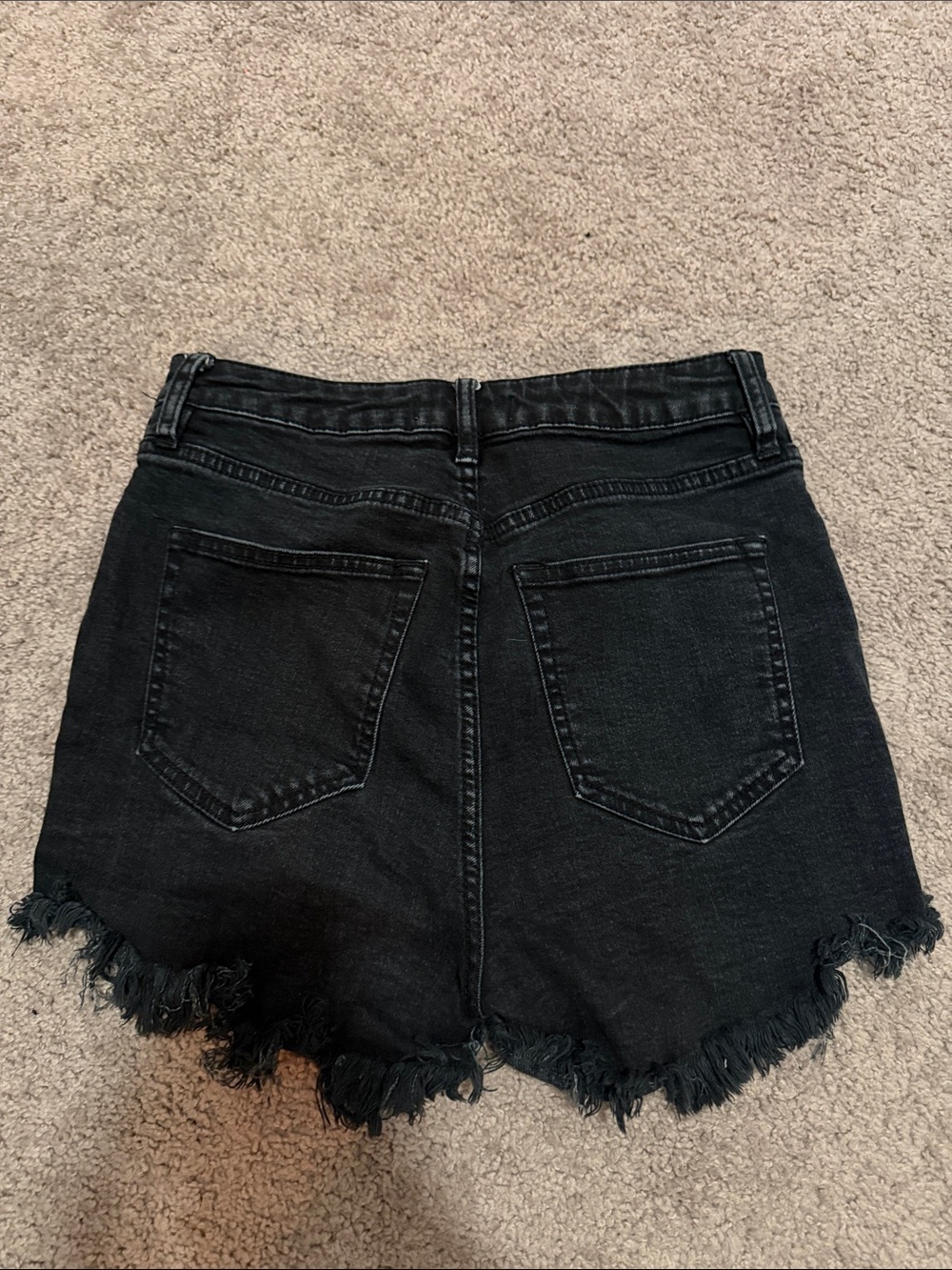 Free People High-Waisted Black Denim Frayed Hem Women’s Shorts - Picture 2 of 4